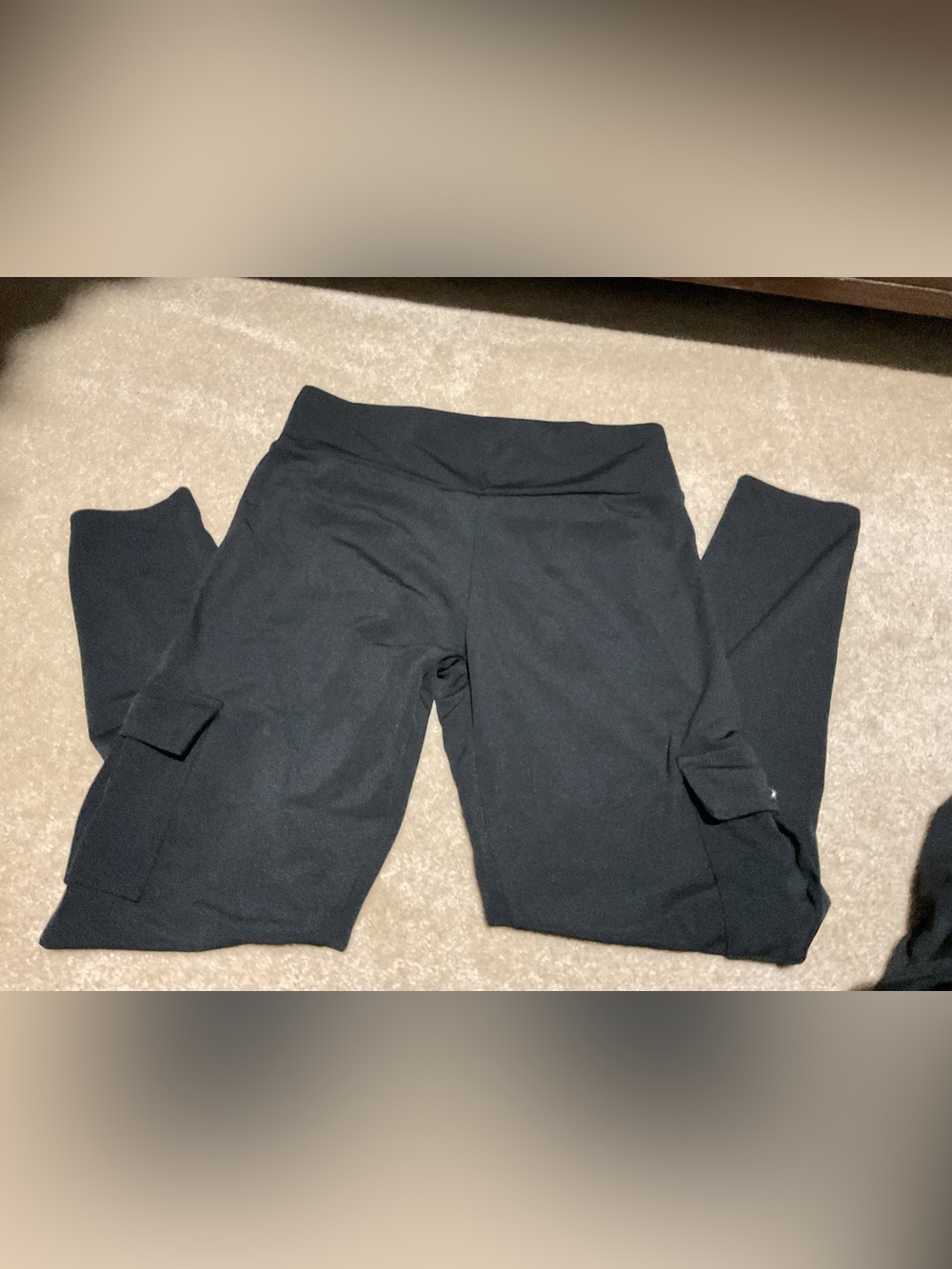 Pocketed Leggings Sz small - Picture 3 of 8